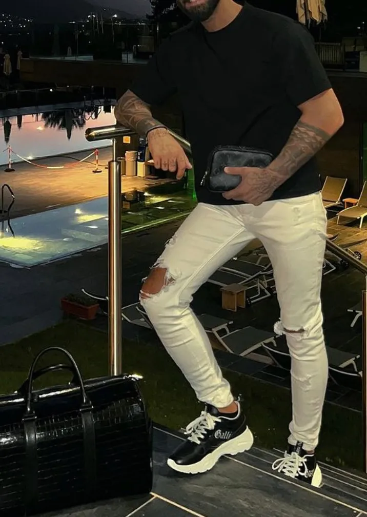 Black and white casual outfit for men